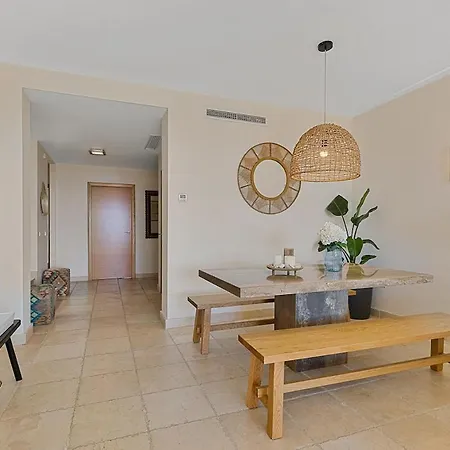 Stunning Sea View Penthouse 埃斯特波纳